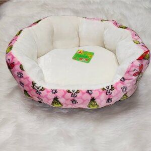 The Grinch Dr. Seuss Cozy Christmas Pet Cat Dog Bed NWT Pink Multicolored 2025